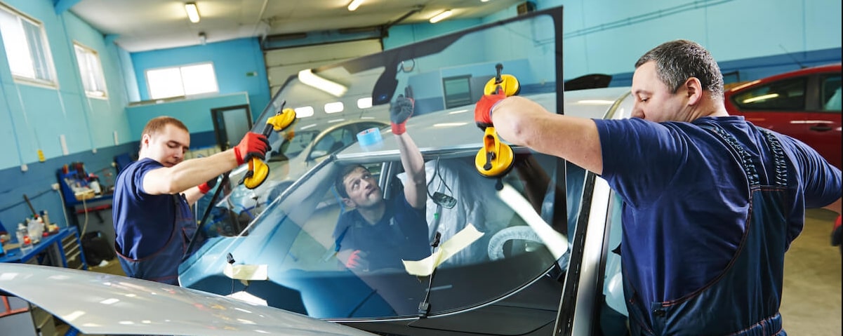 Как заменить лобовое стекло на автомобиле своими руками?